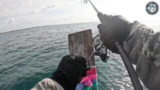 Большая queenfish на поппер - выматывает шнур в ноль у побережья Khao Lak Thailand