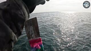 Большая queenfish на поппер - выматывает шнур в ноль у побережья Khao Lak Thailand