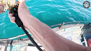 Безумный лайт крупная queenfish на джиг морская рыбалка на побережье Khao Lak в Таиланде