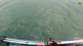 морская рыбалка в Mũi Né у берега в тихую погоду и улов на ужин