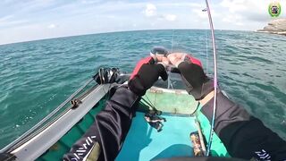 морская рыбалка в Mũi Né у берега в тихую погоду и улов на ужин