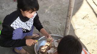 Phan Thiet рыбацкая деревня утром лодки лед и голоса на причале