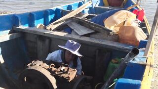 Phan Thiet рыбацкая деревня утром лодки лед и голоса на причале