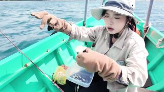 Остров Фукуок жизнь на острове, рыбацкие лодки полные уловы и рыба сушится на солнце