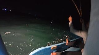 8 дней на Phú Quốc / Фукуок. морская рыбалка на Phú Quốc в одиночку. Кальмар не успевает