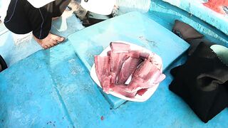 Ngày đầu ra khơi на đảo Phú Quý 2025 - морская рыбалка на Phú Quý. Что за монстр?