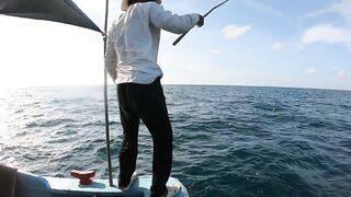 Ngày đầu ra khơi на đảo Phú Quý 2025 - морская рыбалка на Phú Quý. Что за монстр?