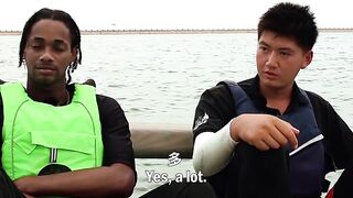 На борту G8388 в Jinshanzui последняя рыбацкая деревня Shanghai (Шанхай)