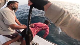 морская рыбалка на Hikkaduwa с GT короткий выезд и мощные рывки