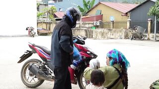 Голыми руками за сомом и карпом в рисовом поле. Реально так можно?