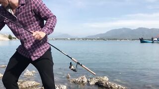Cam Ranh VIỆT NAM поймал рыбу еж что делать с такой добычей?