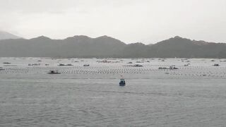 Лодки в Cam Ranh Bay, Vietnam и утренний выход на воду