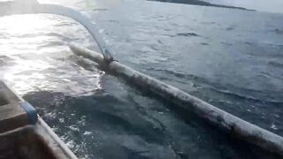 Как ловят tongkol по старинке в Bali на открытой воде у местных