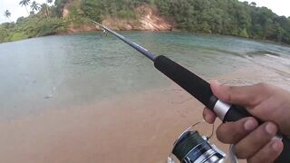 морская рыбалка на Weligama beach Sri Lanka много видов с одного тропического берега