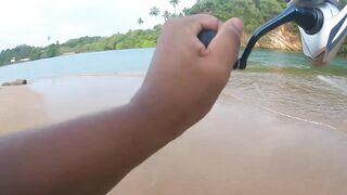 морская рыбалка на Weligama beach Sri Lanka много видов с одного тропического берега