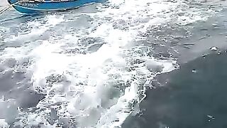 Рыбалка в Шри-Ланке совсем другая: индийский океан, волны и сильная прибрежная рыба