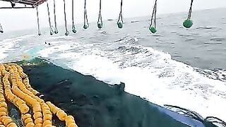 Рыбалка в Шри-Ланке совсем другая: индийский океан, волны и сильная прибрежная рыба