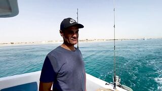 Семейная морская рыбалка в Египте, сняли яхту и вышли на воду