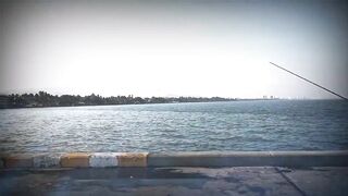 Hua Hin Fishing Pier - สะพานปลาหัวหิน и жизнь у пирса