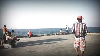 Hua Hin Fishing Pier - สะพานปลาหัวหิน и жизнь у пирса