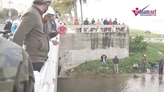 Дананг: массовая рыбалка на бульон из муки и пластиковую бутылку крупным планом