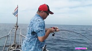 Морская рыбалка на Racha islands у Phuket - джиггинг по банкам, что встанет на крючок
