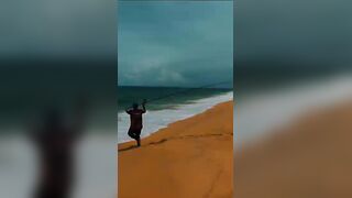 Surf Fishing на ภูเก็ต - какие снасти спасают, когда прибой злой