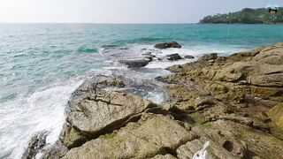 Вечерняя ловля на спиннинг на пляже Surin, Phuket - прибрежная рыба под закат