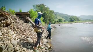 Сёмга по-тайски на реке Salawin в горах Таиланда