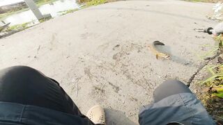 Крупный snakehead на придорожном споте в Таиланде и бодрый выезд с утра