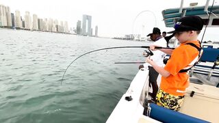 Морская рыбалка центр Dubai и причалы вокруг что клюет прямо в городе?