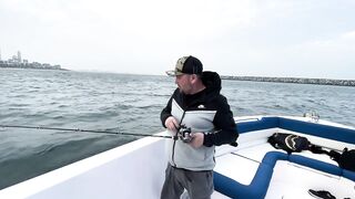 Морская рыбалка центр Dubai и причалы вокруг что клюет прямо в городе?