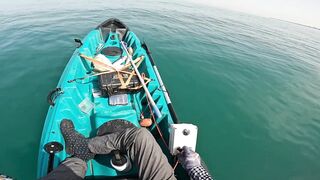 Dubai UAE - морская рыбалка с каяка ультралайт джиг по kingfish и GT