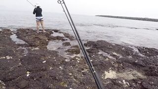 морская рыбалка в United Arab Emirates у кромки воды и быстрые поклевки на мелководье