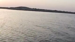 Рыбалка в ОАЭ с берега рыба игла и кастмастер на спиннинге, как вести приманку