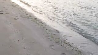 Рыбалка в ОАЭ с берега рыба игла и кастмастер на спиннинге, как вести приманку