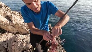 Семейная донная ловля на скалах в Турции и жарка свежего Gara Tavı прямо у моря