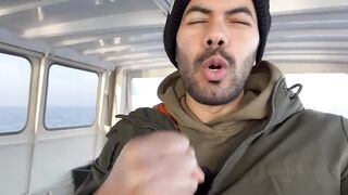 Бурное море: بحر الشمال с голландским рыбаком и жесткие условия