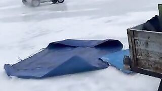 Лютые туристы на лодке знакомство с нашей рыбалкой на озере