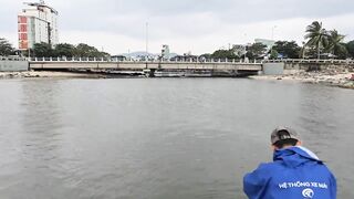 Phu Loc/Phú Lộc, кефаль у каменной косы в устье реки Da Nang/Дананг