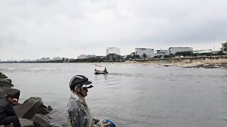 Phu Loc/Phú Lộc, кефаль у каменной косы в устье реки Da Nang/Дананг