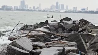 Phu Loc/Phú Lộc, кефаль у каменной косы в устье реки Da Nang/Дананг