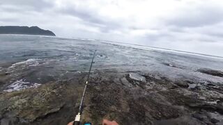 Кемпинг и рыбалка на снаппера - выбираем новый каменистый спот у скал