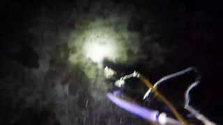 UMIKOT DINAKMA, PUMASOK DINOKOT