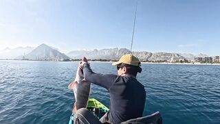 Antalya Konyaaltı рыбалка с каяка и мой рекордный трофей