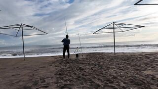 Морская рыбалка на пляже Kadriye Antalya первый опыт с берега