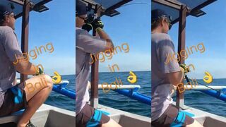 Bali - морская рыбалка джиггингом по океану и быстрые удары в руку