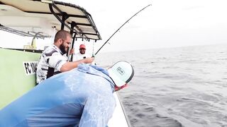 12 часов на глубинной бровке возле Дубая тяжёлая морская рыбалка