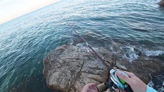 Морская рыбалка в Pattaya - твичинг с берега по прибойной волне