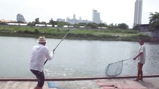 PATTAYA THAILAND, озерная ловля и огромная рыба в кадре